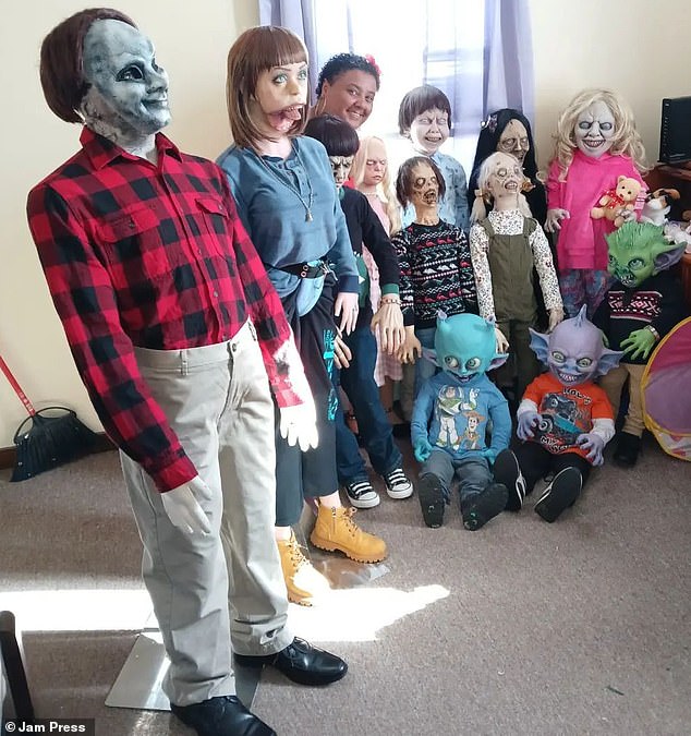 Together, the trio are raising a large family and have 10 children together ¿ including zombie dolls Rachel, Luna, Billy, Holly, Victor, Marty, Finney, Gremly, Robbie and Molly